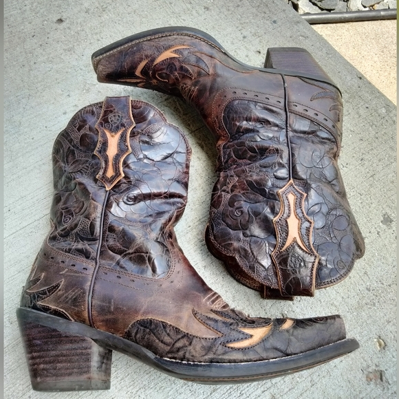 Ariat Dahlia Western Boot size 9. Style#10008780 - Picture 3 of 9